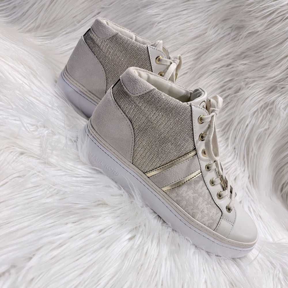 LIKE NEW MICHAEL KORS SNEAKERS 👟
